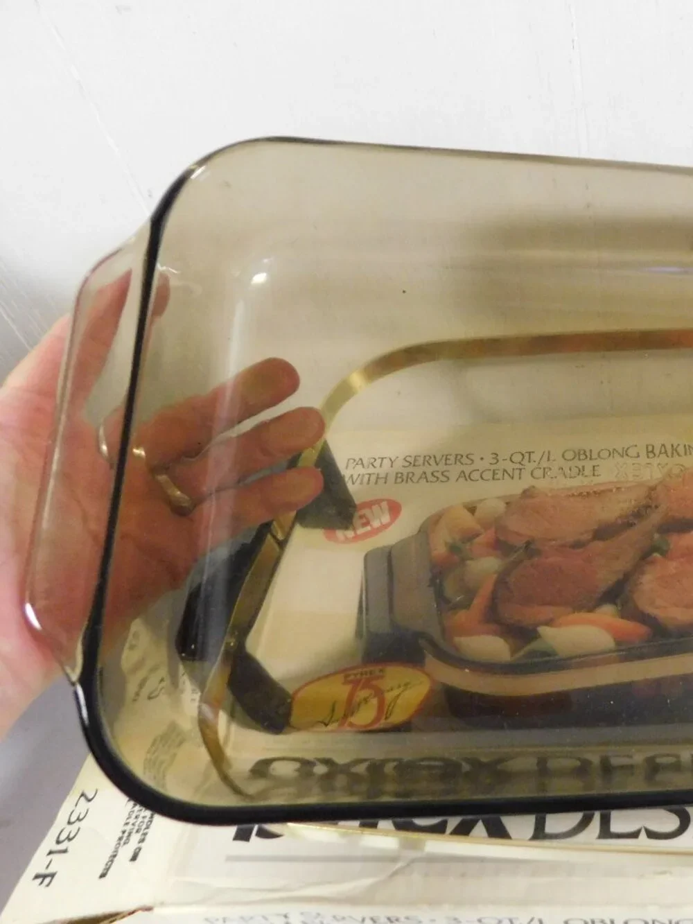 Pyrex Designs Ovenware with Flair Party Server 3 Qt Baker Dish w/ Brass Cradle